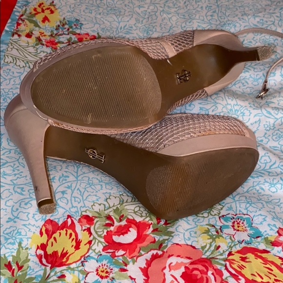 Heels - Picture 6 of 6